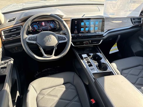New 2026 Volkswagen Atlas SE FWD image 7