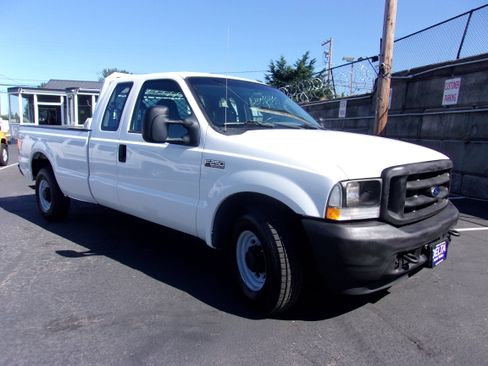 Used 2004 Ford F250 2WD SuperCab Super Duty image 1