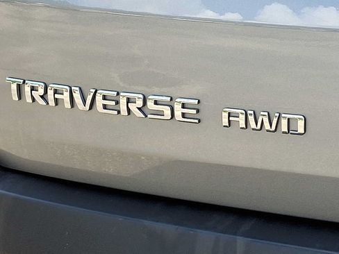 Used 2023 Chevrolet Traverse LT w/ LT Premium Package AWD/4WD image 32
