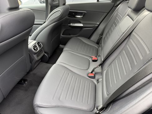 Used 2026 Mercedes-Benz GLC 300 4MATIC image 24
