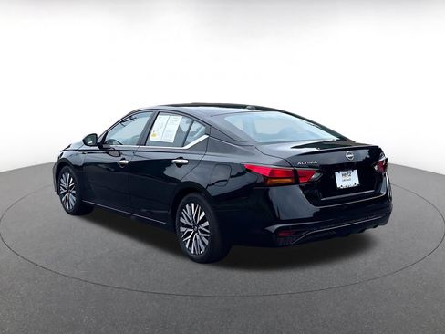 Used 2025 Nissan Altima 2.5 SV FWD image 25