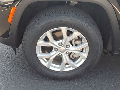 Used 2023 Jeep Grand Cherokee Limited AWD/4WD image 30