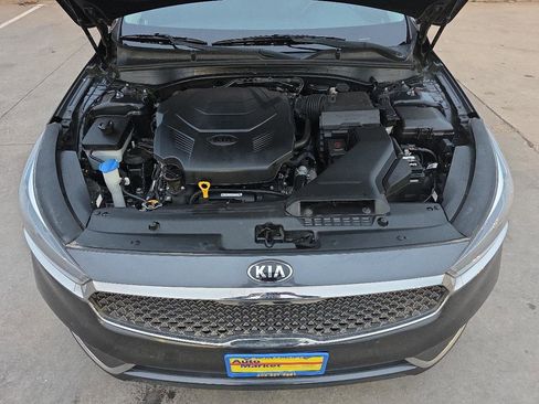 Used 2017 Kia Cadenza Premium w/ Luxury Package image 28
