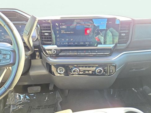 Used 2024 GMC Sierra 1500 SLT image 25