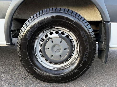 Used 2018 Mercedes-Benz Sprinter 2500 image 31