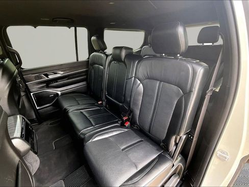 Used 2022 Jeep Wagoneer Series III w/ Convenience Group I AWD/4WD image 26