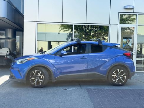 Used 2018 Toyota C-HR XLE FWD image 3