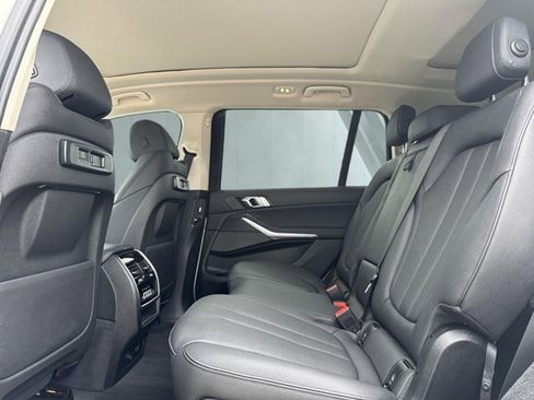 Used 2020 BMW X7 xDrive40i w/ Premium Package AWD/4WD image 7