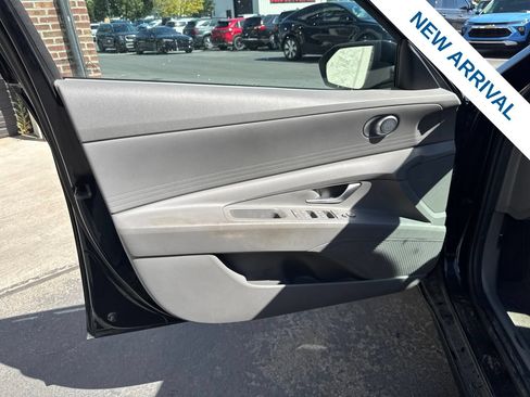 Used 2023 Hyundai Elantra SEL FWD image 16