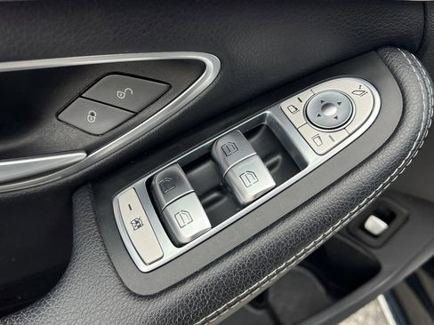 Used 2018 Mercedes-Benz C 300 Sedan image 18
