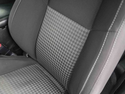 Used 2022 Dodge Challenger GT image 29