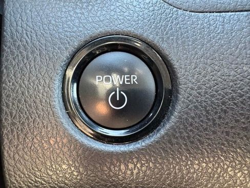 Used 2025 Toyota Camry LE FWD image 31