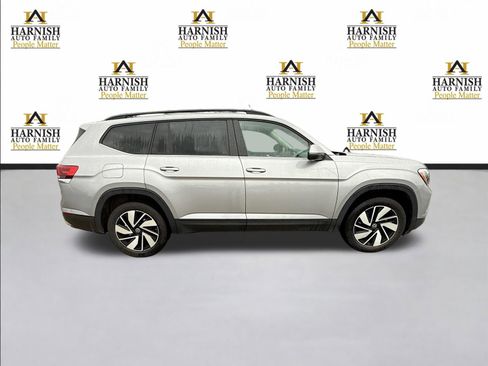 Used 2025 Volkswagen Atlas SE image 6