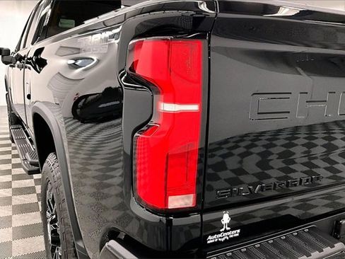 Used 2025 Chevrolet Silverado 2500 LTZ image 34