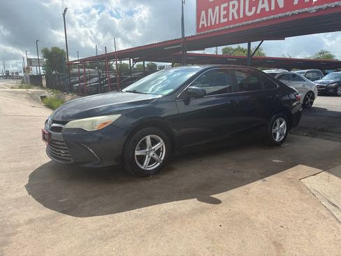 Used 2015 Toyota Camry LE FWD image 19