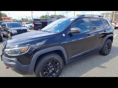 Used 2019 Jeep Cherokee Trailhawk AWD/4WD image 4