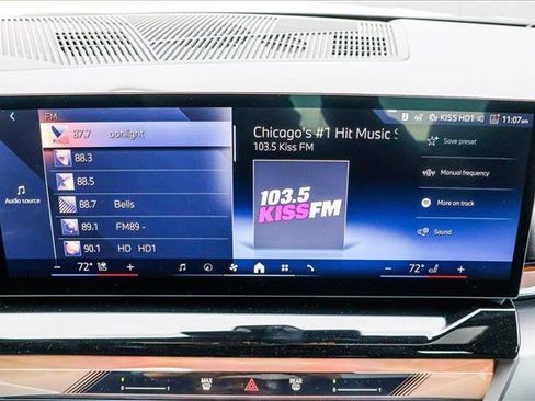 Used 2025 BMW i5 xDrive40 w/ Premium Package image 15