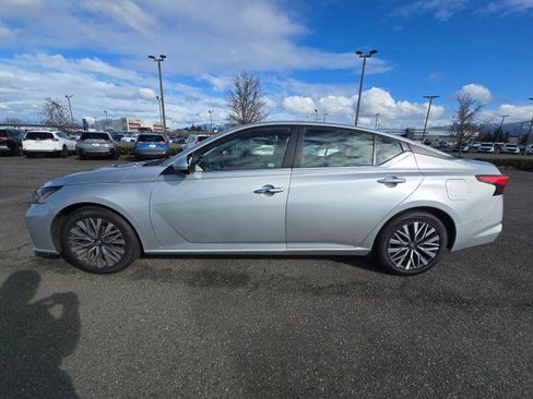 Used 2023 Nissan Altima 2.5 SV image 6