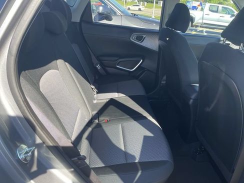 Used 2025 Kia Soul LX w/ LX Technology Package FWD image 38