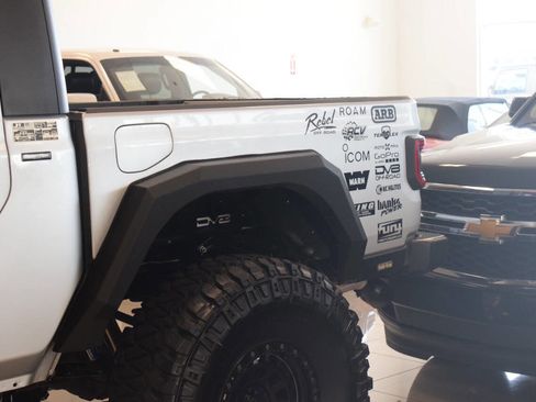 Used 2022 Jeep Gladiator Sport AWD/4WD image 25