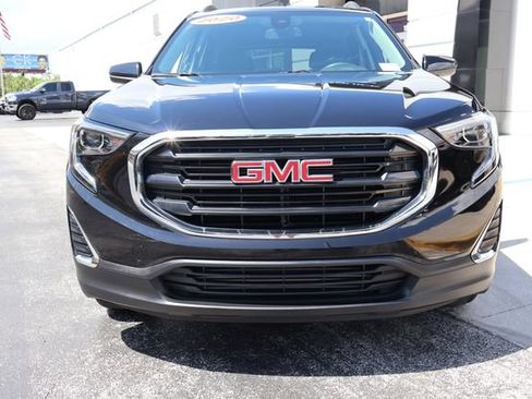 Used 2020 GMC Terrain SLE w/ Driver Convenience Package FWD image 2