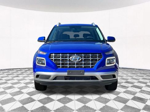 New 2025 Hyundai Venue Limited image 19