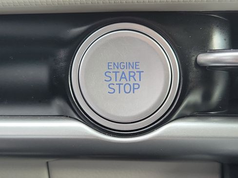 Certified 2025 Hyundai Tucson SE image 12