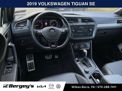 Used 2019 Volkswagen Tiguan SEL R-Line AWD/4WD image 2