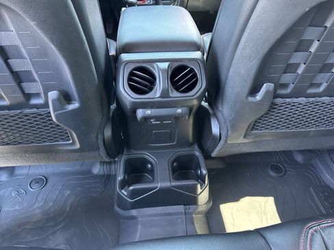 Used 2022 Jeep Gladiator Rubicon w/ Trailer Tow Package AWD/4WD image 19