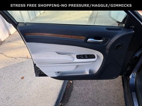 Used 2016 Chrysler 300 C Platinum w/ Safetytec Plus Group image 15