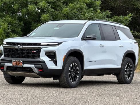 New 2026 Chevrolet Traverse Z71 w/ Driver Confidence Package AWD/4WD image 8