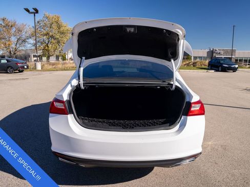 Used 2022 Chevrolet Malibu RS image 10