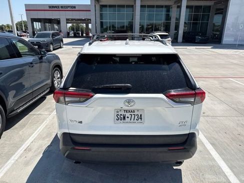 Used 2019 Toyota RAV4 XLE w/ Convenience Package AWD/4WD image 7