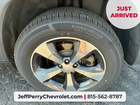 Used 2019 Jeep Cherokee Limited AWD/4WD image 6