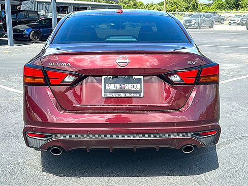 Used 2024 Nissan Altima 2.5 SV w/ SV Premium Package FWD image 7