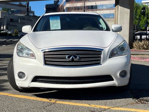 Used 2013 INFINITI M37 w/ Premium Pkg image 4