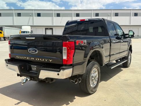 Used 2019 Ford F250 XLT w/ XLT Premium Package image 9