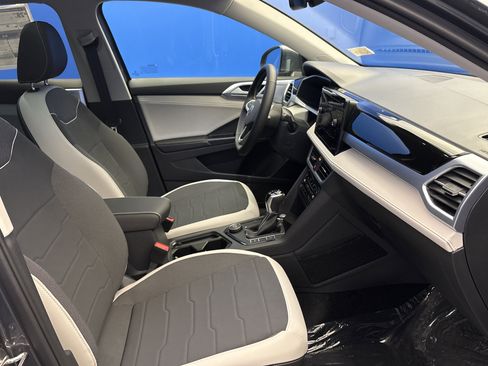 New 2026 Volkswagen Taos SE image 23