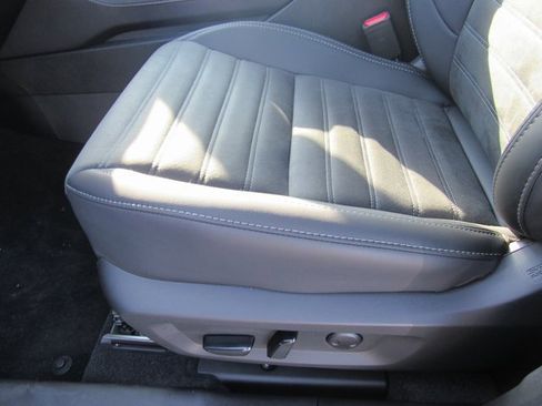 New 2025 Mitsubishi Outlander SE image 14