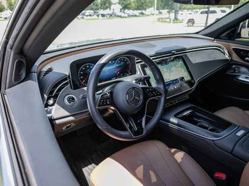 Certified 2024 Mercedes-Benz E 350 4MATIC Sedan image 16