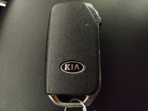 Used 2020 Kia Telluride LX AWD/4WD image 32