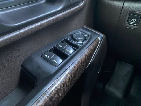 Used 2021 GMC Sierra 3500 Denali w/ Technology Package AWD/4WD image 40