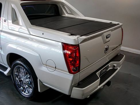 Used 2004 Cadillac Escalade EXT AWD/4WD image 28