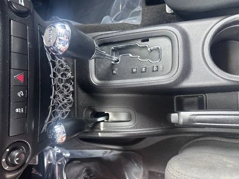 Used 2012 Jeep Wrangler Sport AWD/4WD image 17