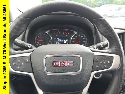 Used 2024 GMC Terrain SLE w/ Driver Convenience Package AWD/4WD image 17