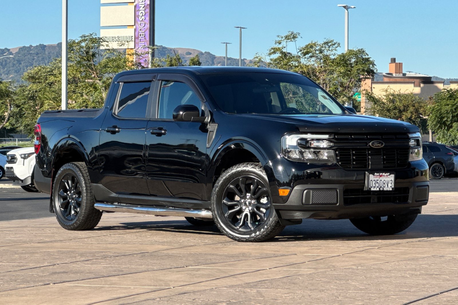 Used 2023 Ford Maverick Lariat w/ Lariat Luxury Package FWD image 2