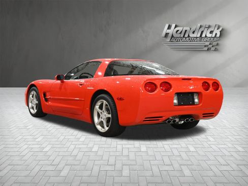 Used 2004 Chevrolet Corvette Coupe RWD image 9