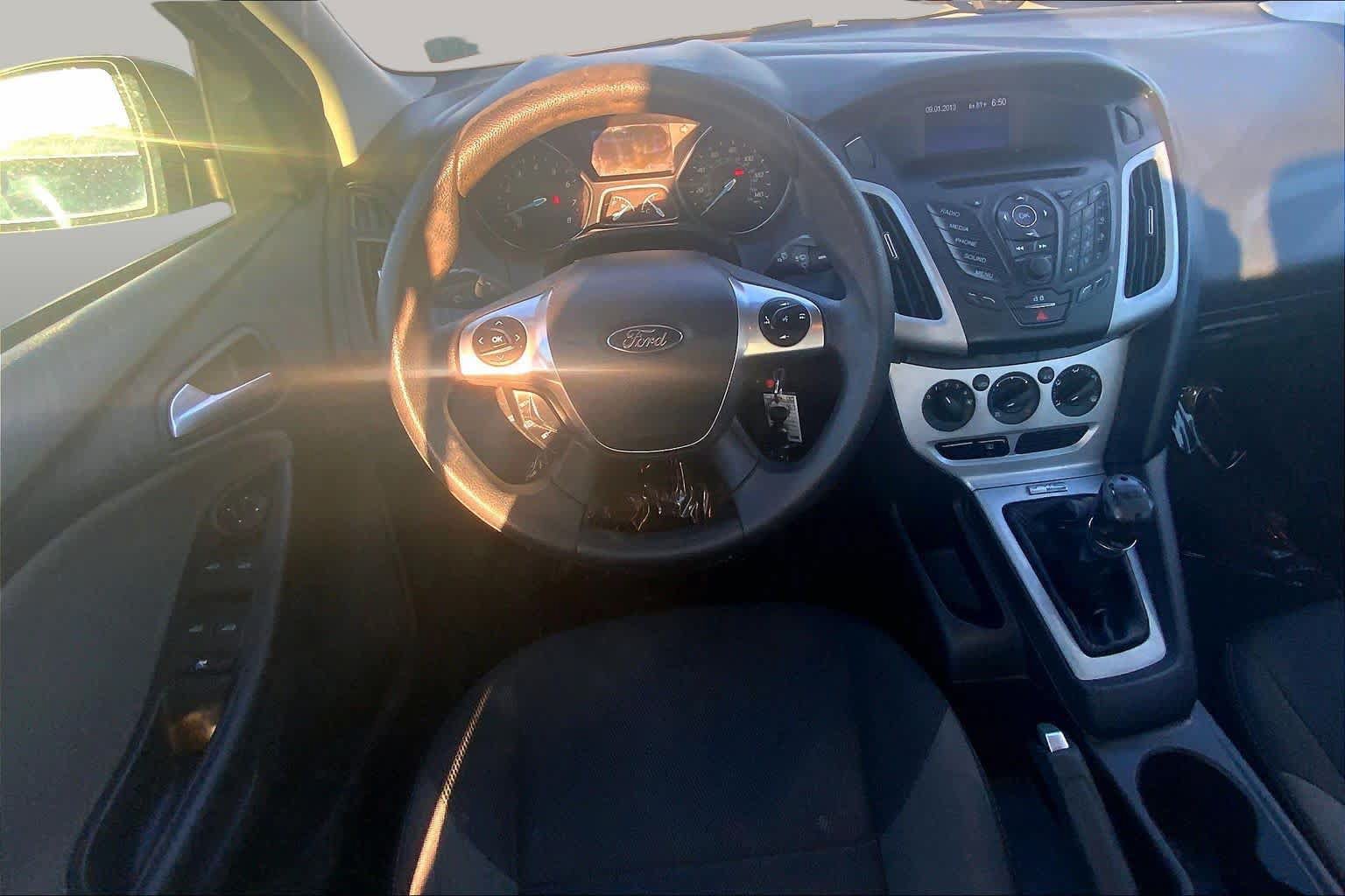 Used 2014 Ford Focus SE FWD image 5