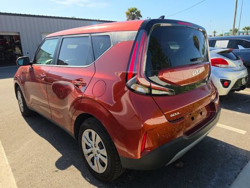 Certified 2023 Kia Soul LX FWD image 11