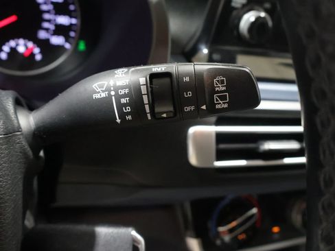 Used 2021 Kia Seltos S AWD/4WD image 32